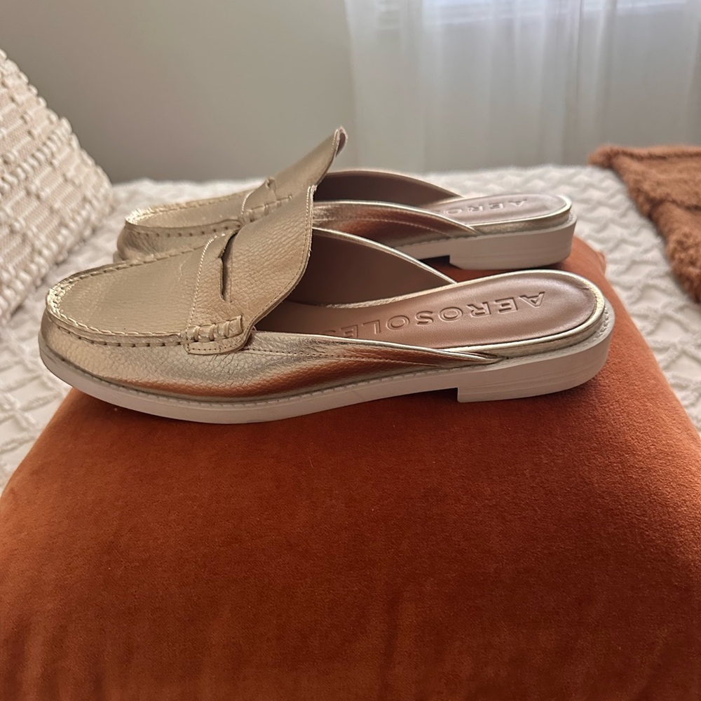 Aerosoles slip on